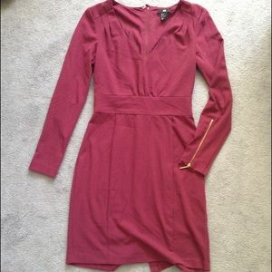 🆕H&M Maroon v neck dress!